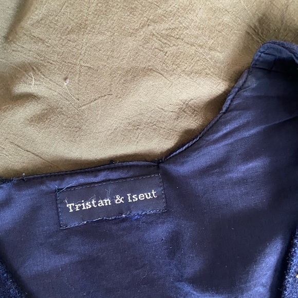Embroidered vest - Tristan & Iseut - Picture 6 of 8